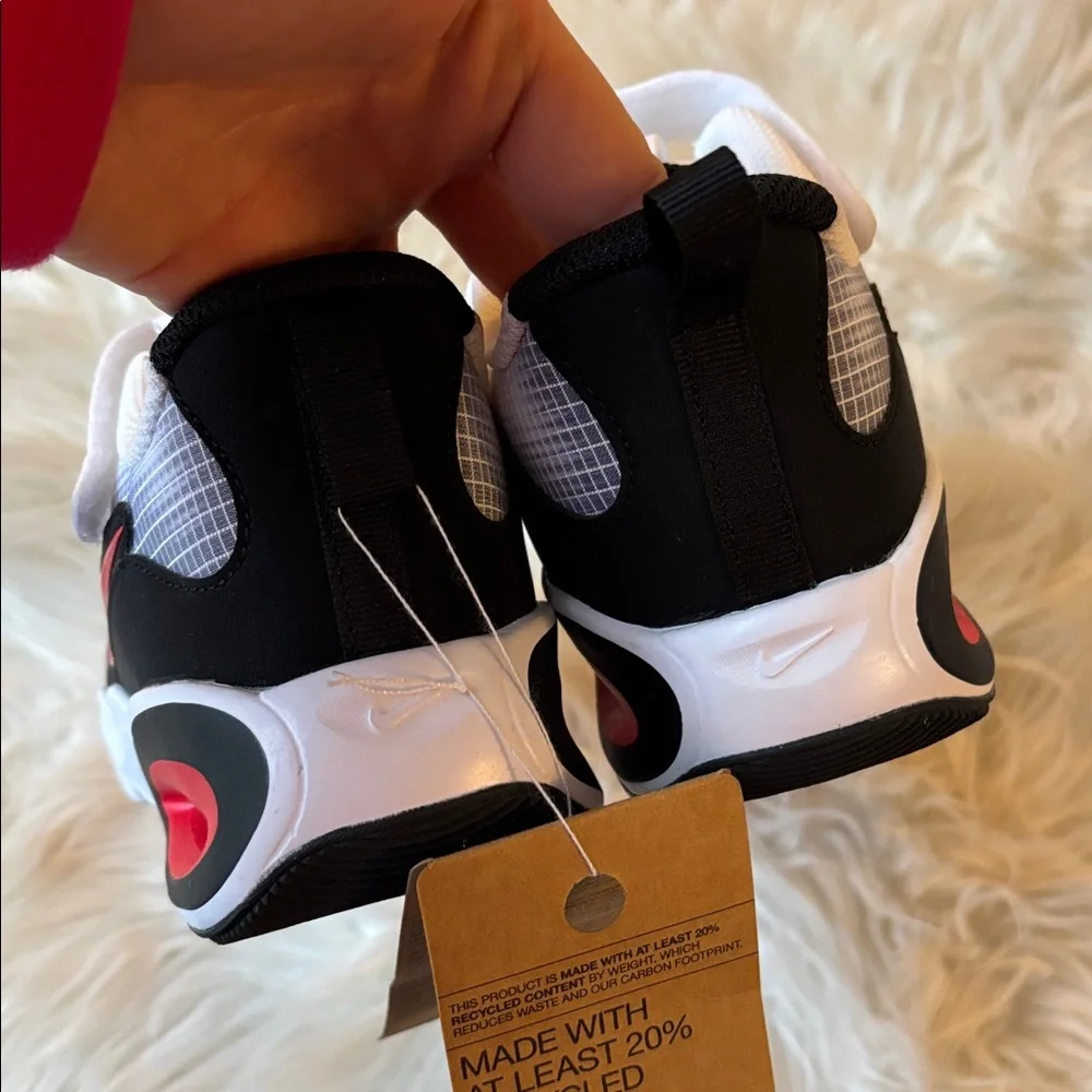 NWT kids Nike air max nova sneakers